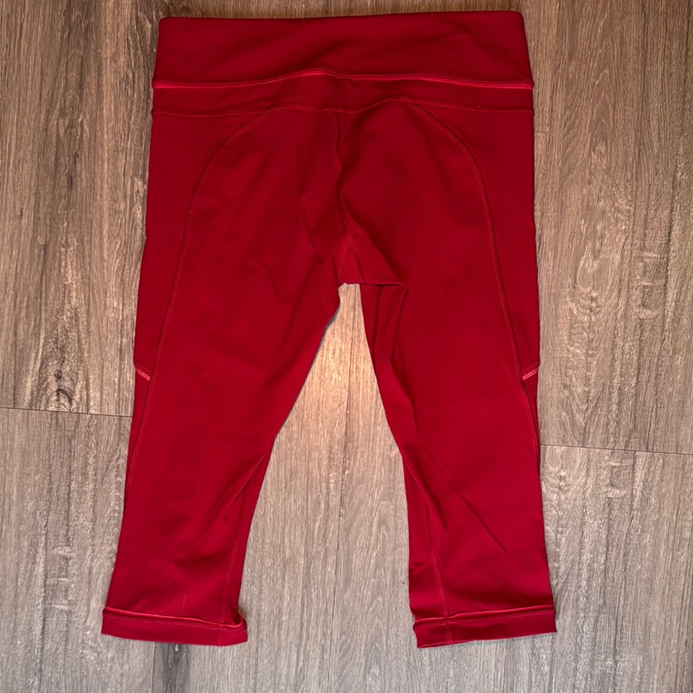 Lululemon Red cropped Leggings – Size 6, Zipper Pockets - Picture 4 of 7